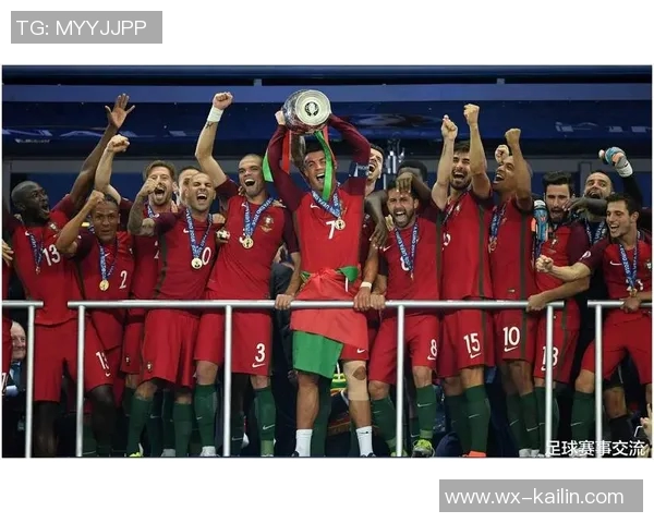 2004年欧洲杯经典对决回顾荷兰队与葡萄牙队的激烈较量与精彩瞬间 2004年欧洲杯经典对决回顾荷兰队与葡萄牙队的激烈较量与精彩瞬间